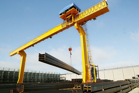 Electricity Powered 10-75t Double Girder Gantry Crane Smooth Lifting With Wireless Remote Control