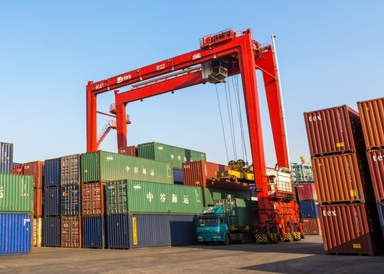 QU70 QU80 Rail Port Container Crane Automated Stacking Container Unloading Crane