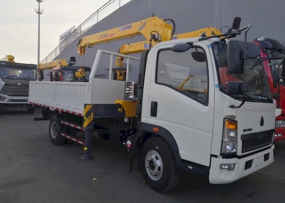 High Efficiency Truck Mounted Boom Crane 75km/H 88km/H 8 Ton Crane Truck