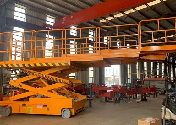 OEM 3.98mx1.83m Platform 680kg Diesel Scissor Lift For Uneven Ground